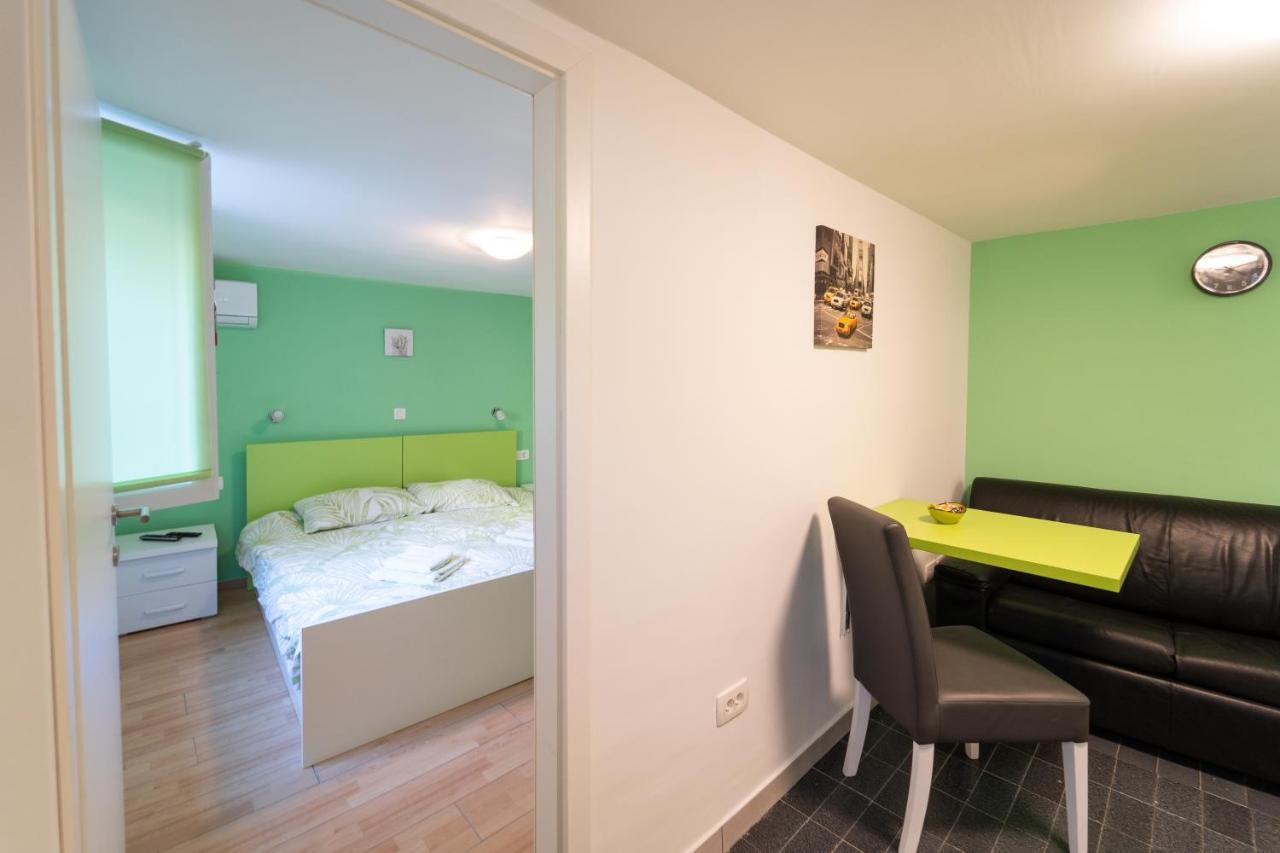 Apartment Fly Split Exterior foto
