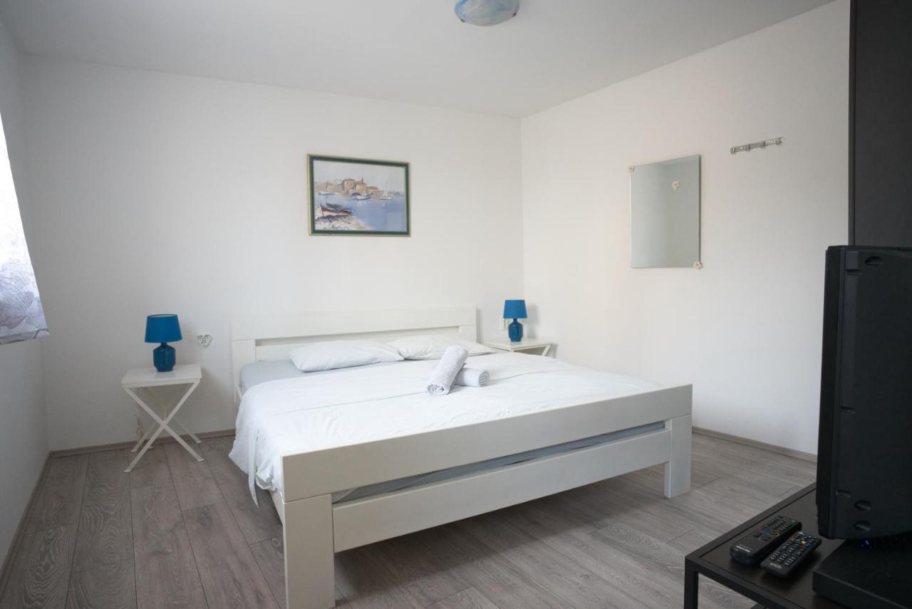 Apartment Fly Split Exterior foto